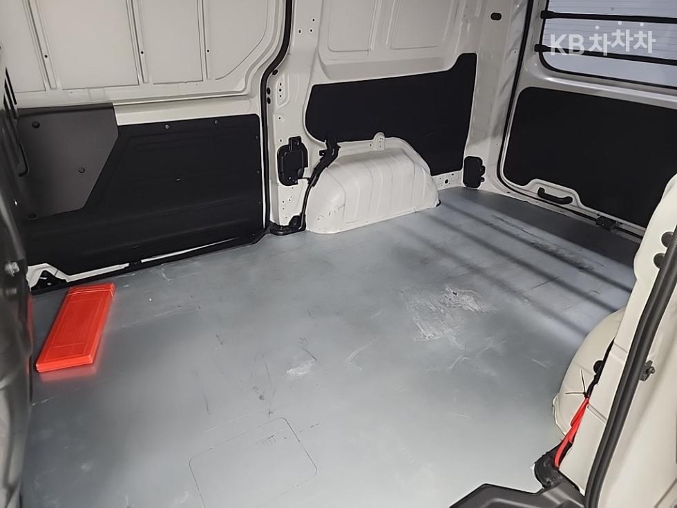 Hyundai Staria — miniaturë 12