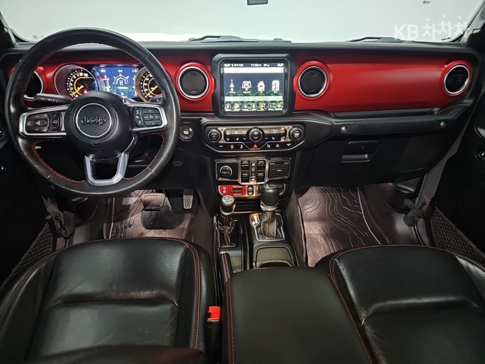 2023 Jeep Used Car photo