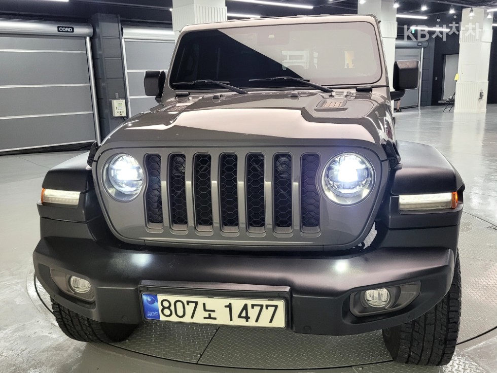 2023 Jeep Used Car photo