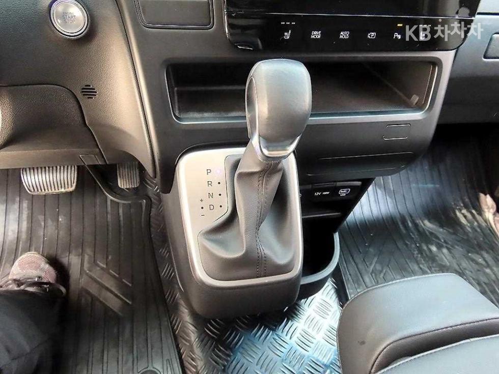 Hyundai Staria — miniaturë 10