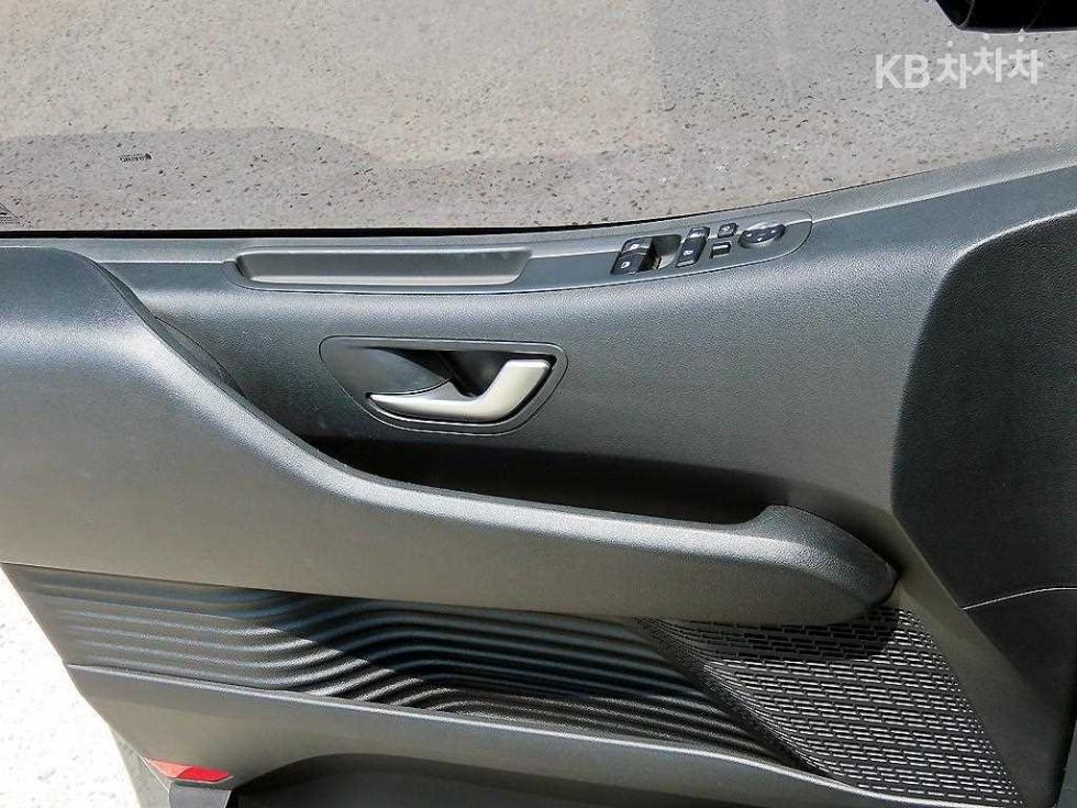 Hyundai Staria — miniaturë 11
