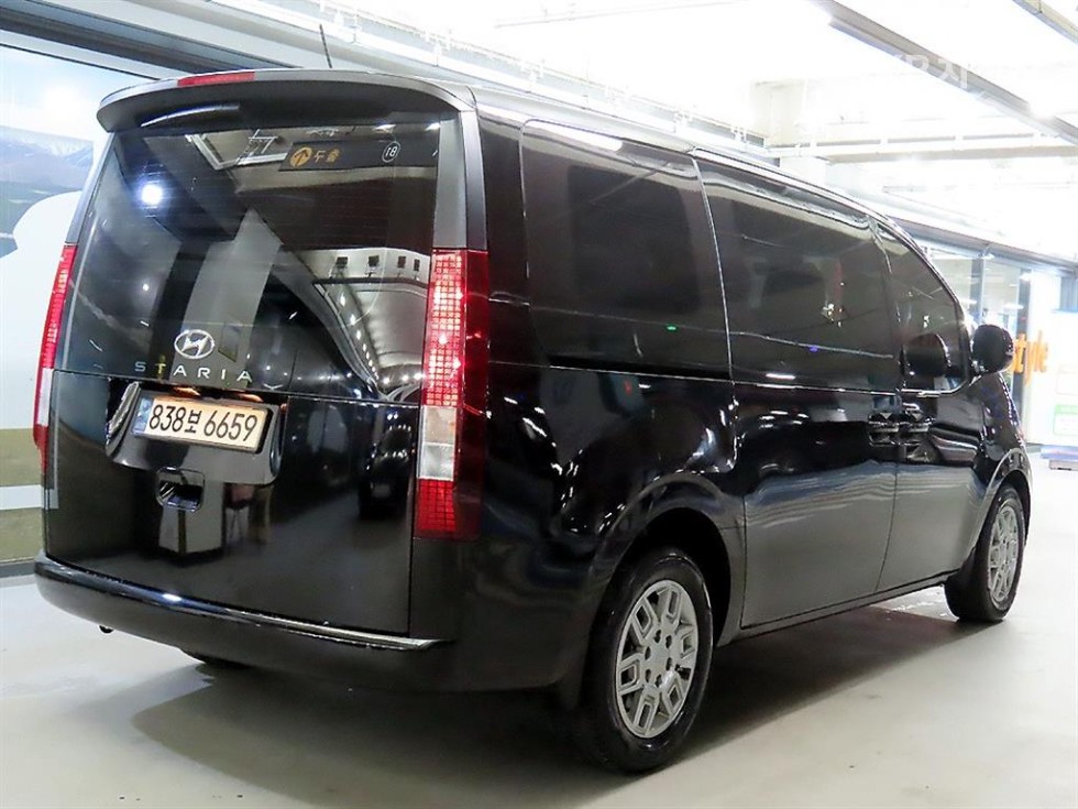 Hyundai Staria — miniaturë 4
