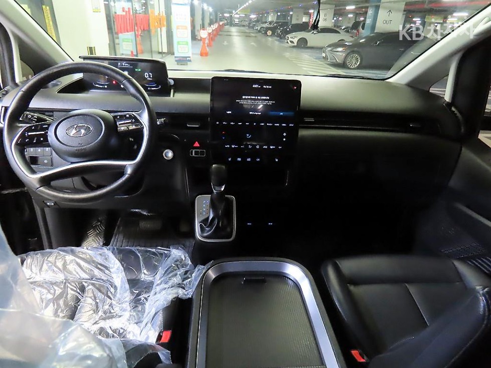 Hyundai Staria — miniaturë 10
