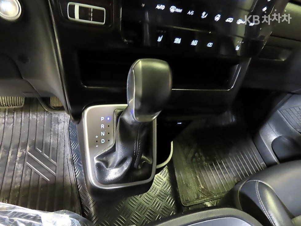 Hyundai Staria — miniaturë 12