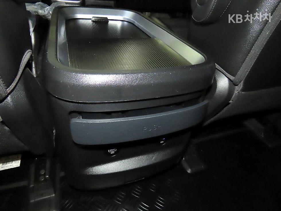 Hyundai Staria — miniaturë 16