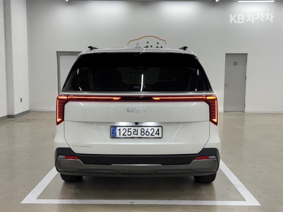 Kia Carnival — miniaturë 5