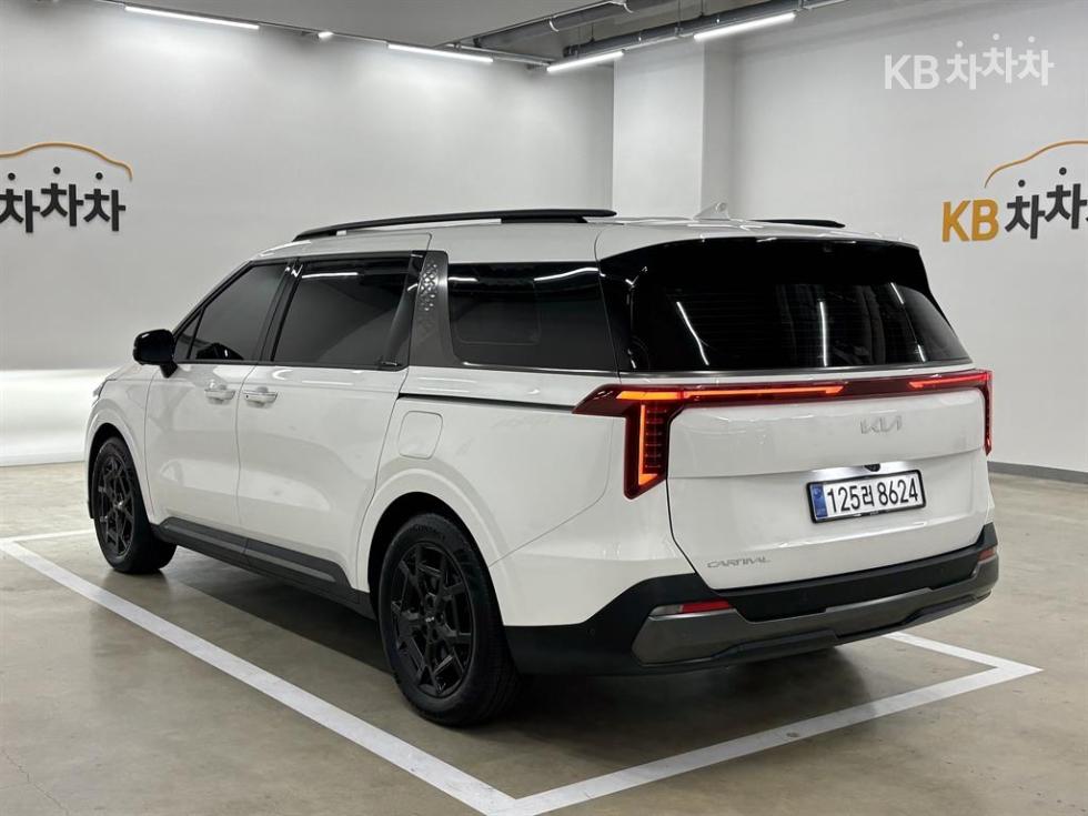 Kia Carnival — miniaturë 6