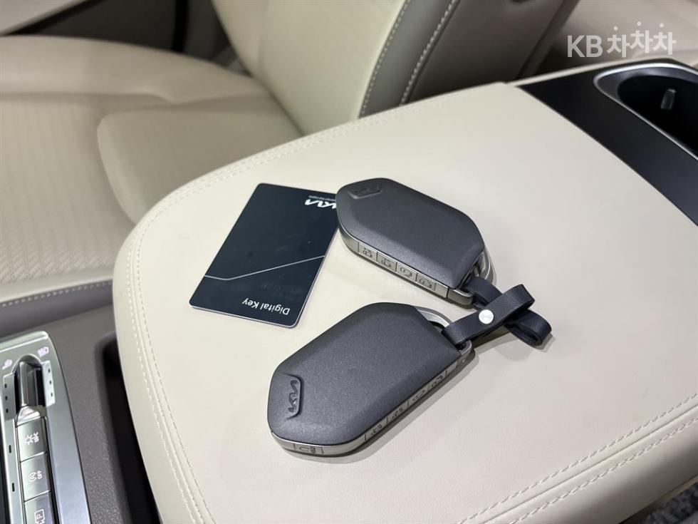 Kia Carnival — miniaturë 14