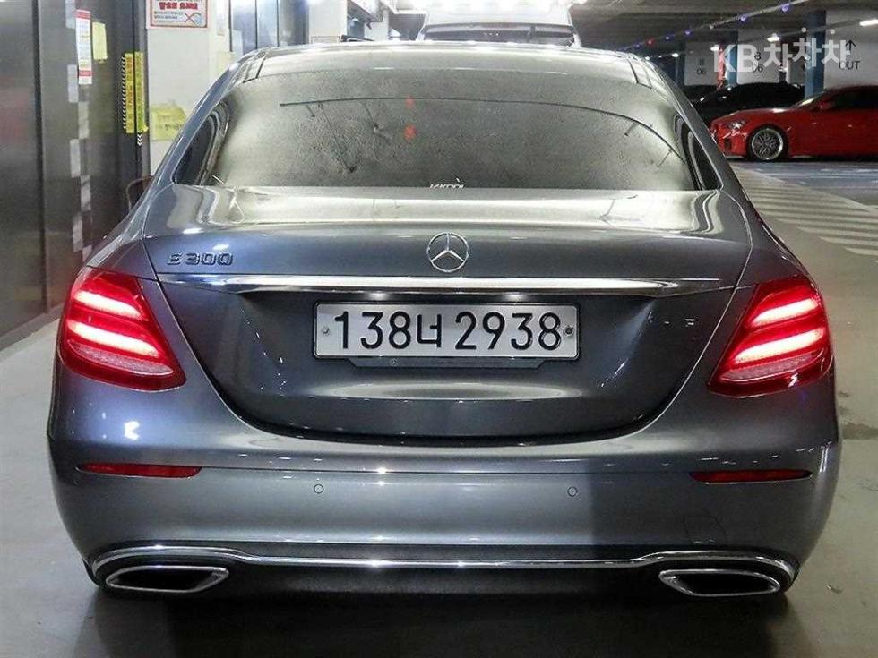 Mercedes-Benz E-klasse — miniaturë 5