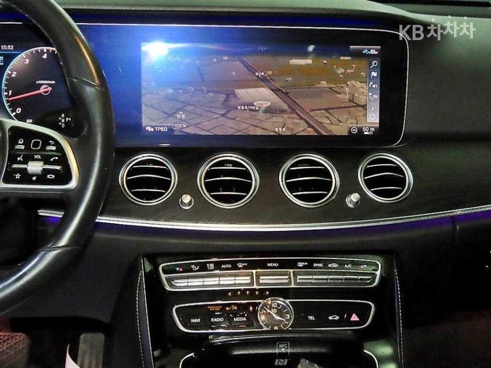 Mercedes-Benz E-klasse — miniaturë 11