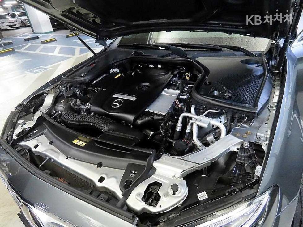 Mercedes-Benz E-klasse — miniaturë 18
