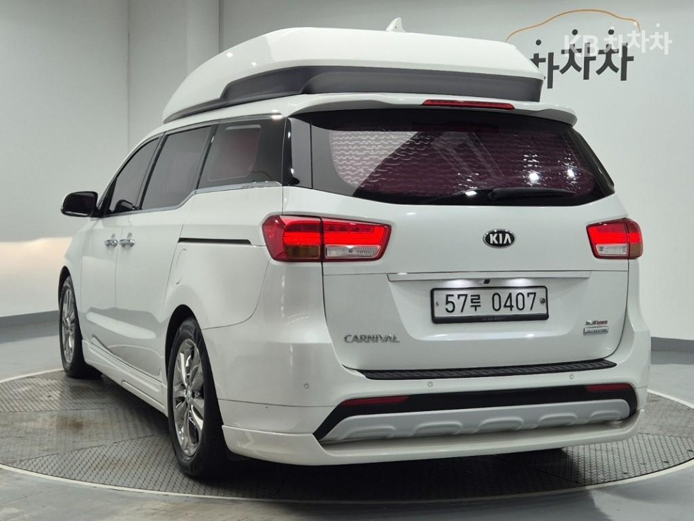 Kia Carnival — miniaturë 2