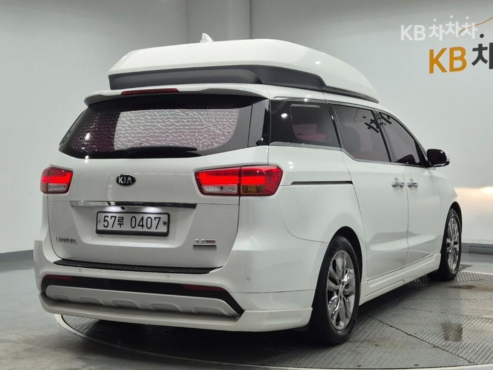 Kia Carnival — miniaturë 3