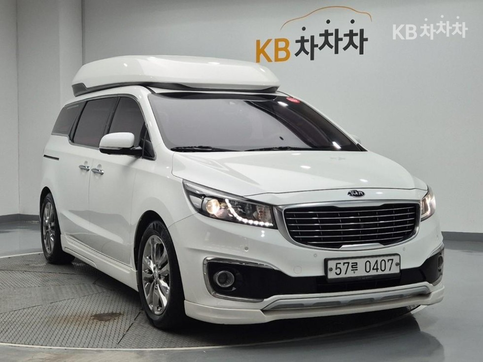 Kia Carnival — miniaturë 4