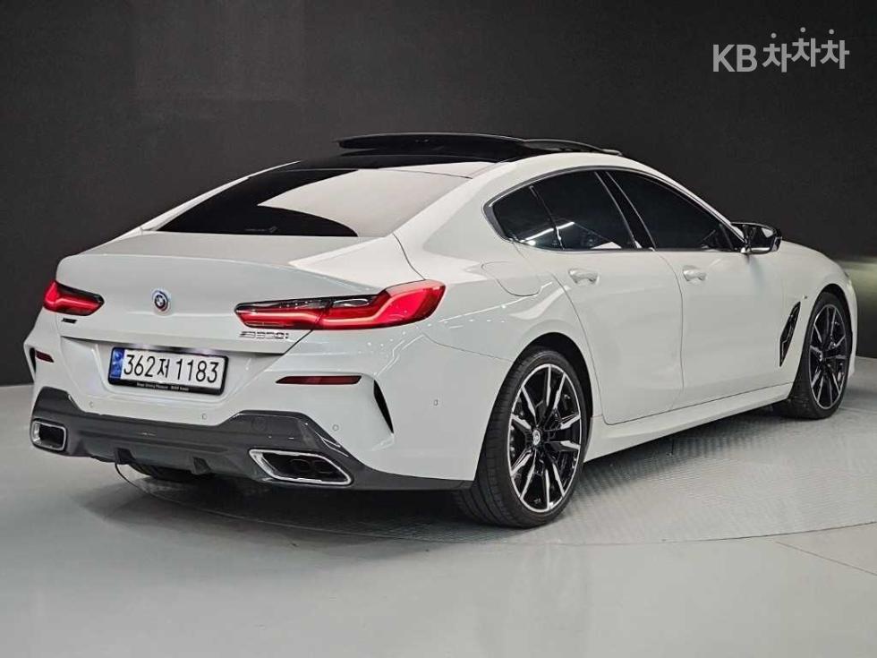 2023 BMW BMW 8 (G15) photo