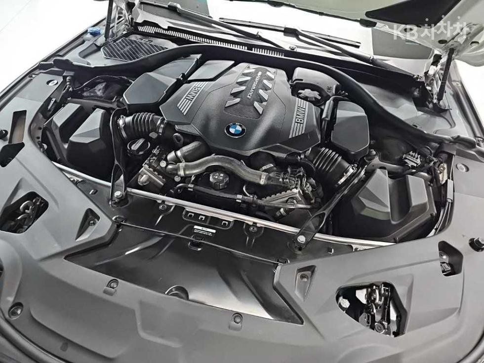 2023 BMW BMW 8 (G15) photo