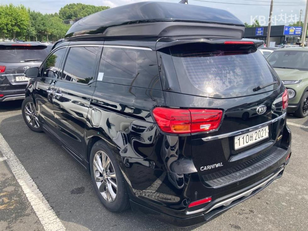 Kia Carnival — miniaturë 9