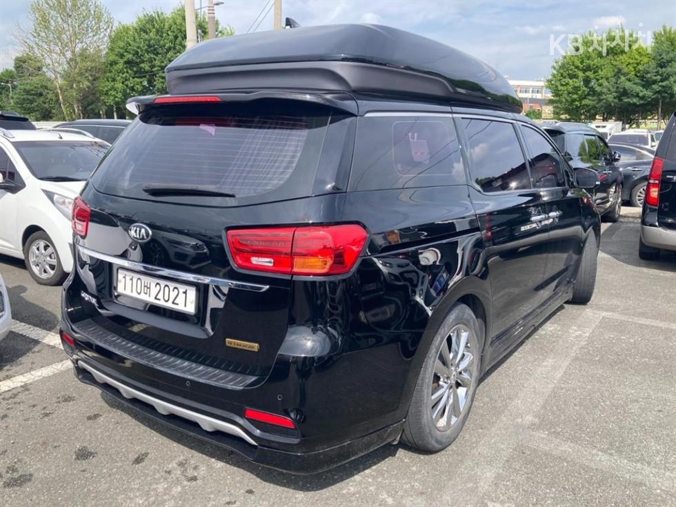 Kia Carnival — miniaturë 11