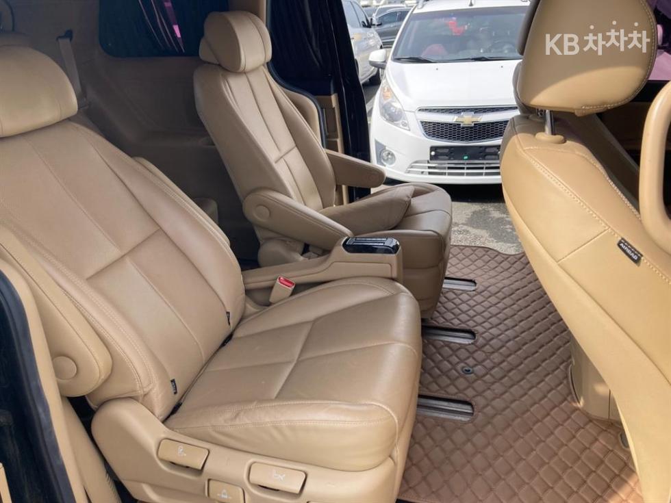 Kia Carnival — miniaturë 12