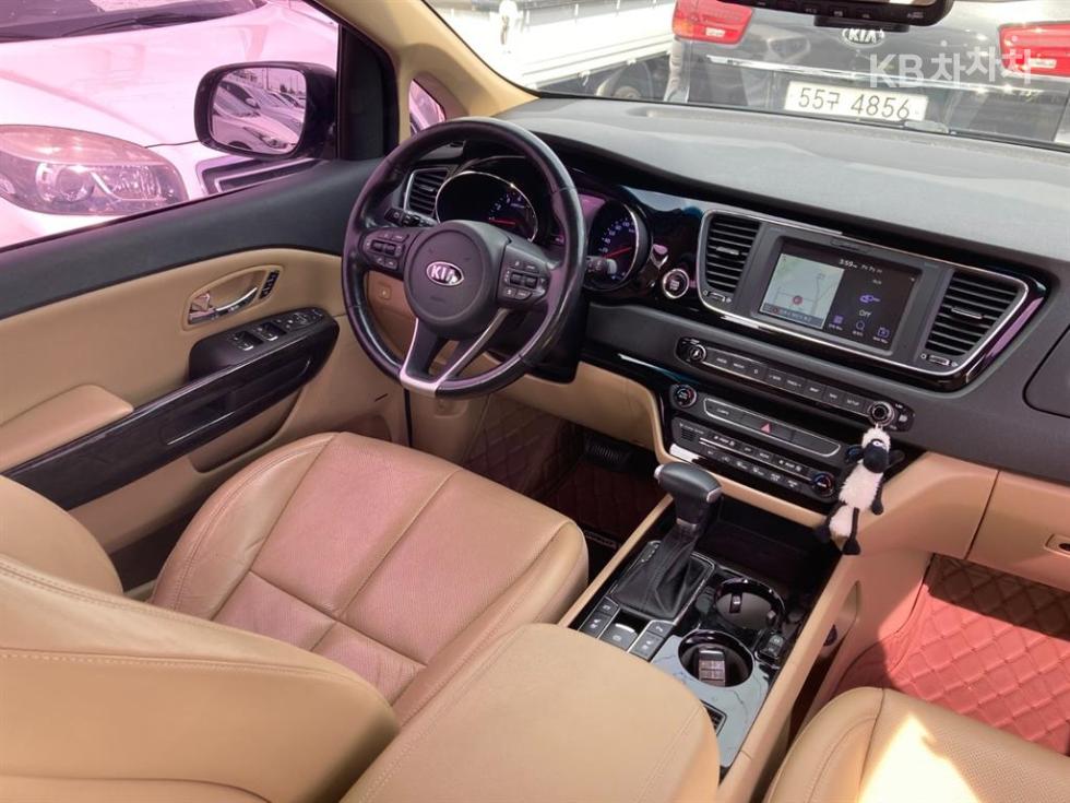 Kia Carnival — miniaturë 14