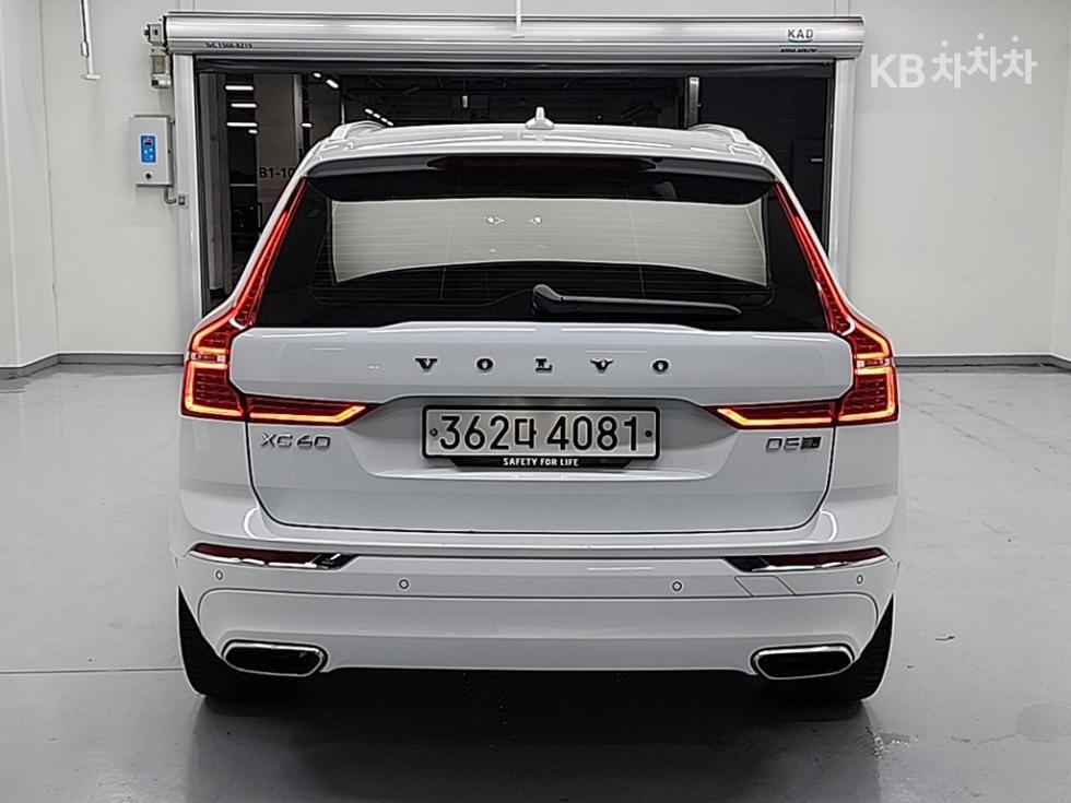 2020 Volvo XC60 2 photo