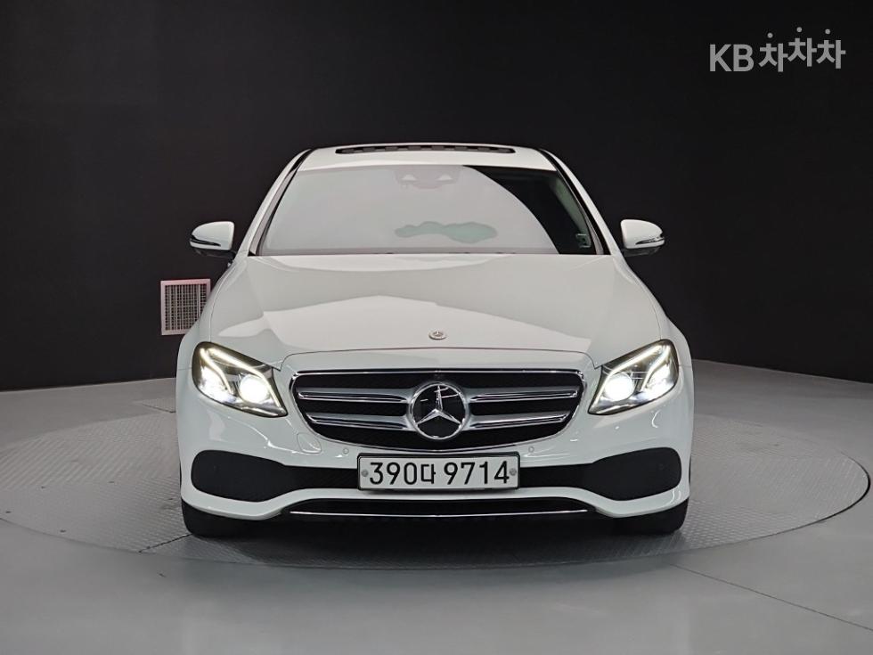 Mercedes-Benz E-klasse — miniaturë 2