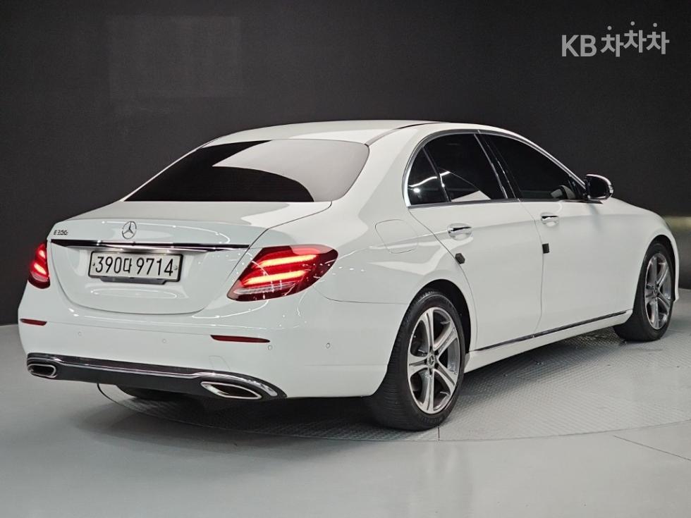Mercedes-Benz E-klasse — miniaturë 4
