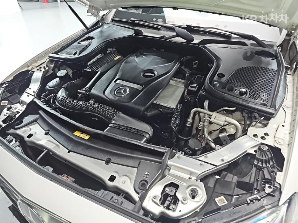 Mercedes-Benz E-klasse — miniaturë 5