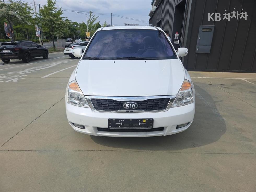 Kia Carnival 그랜드카니발 GLX — foto 1