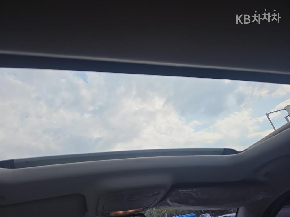 Kia Carnival — miniaturë 7