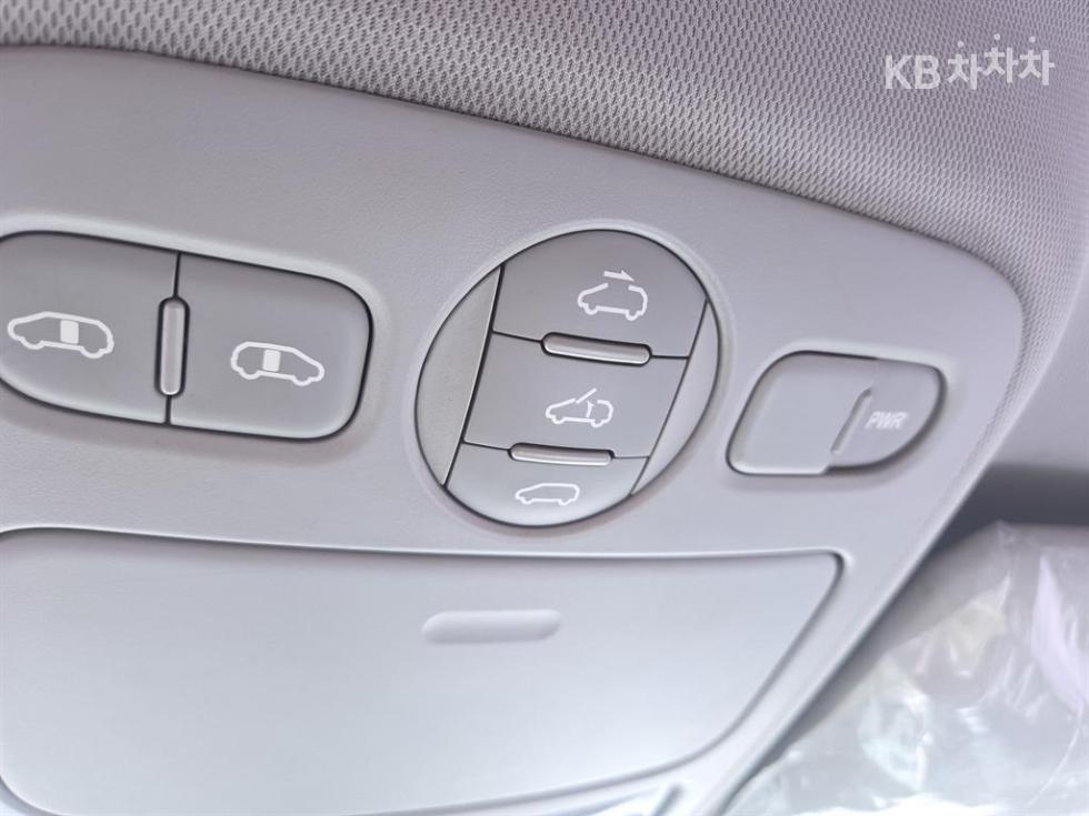 Kia Carnival — miniaturë 11