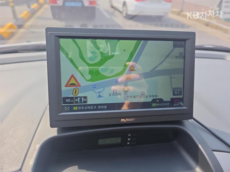 Kia Carnival — miniaturë 16