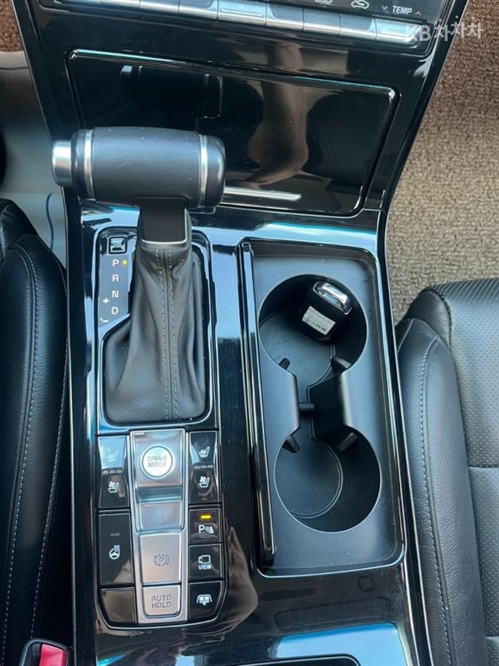 Kia K7 — miniaturë 11