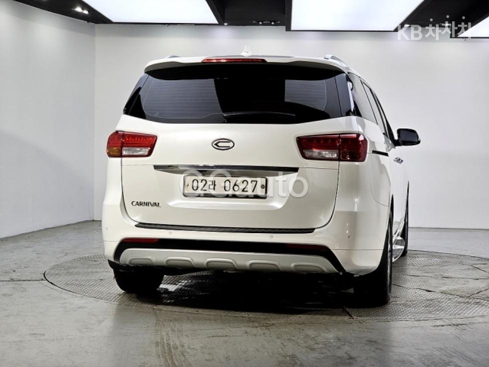 Kia Carnival — miniaturë 3