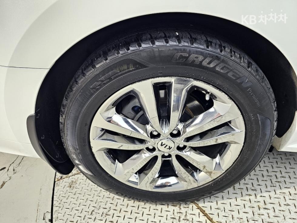 Kia Carnival — miniaturë 20