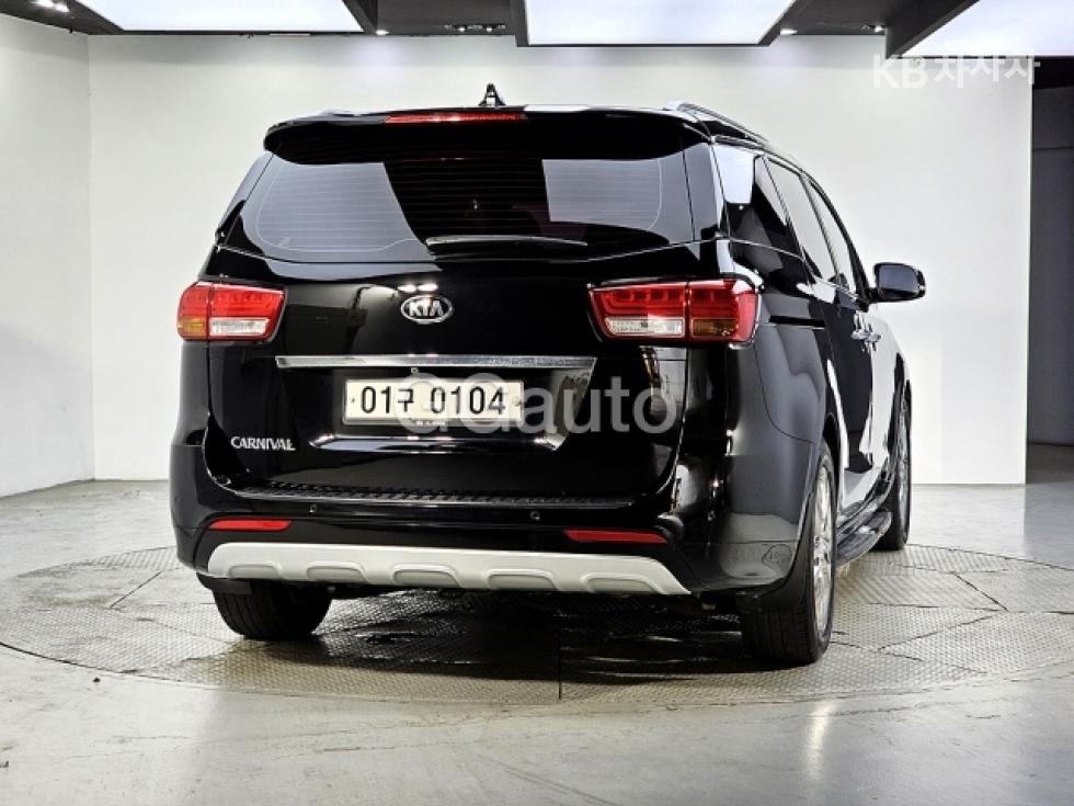 Kia Carnival — miniaturë 3