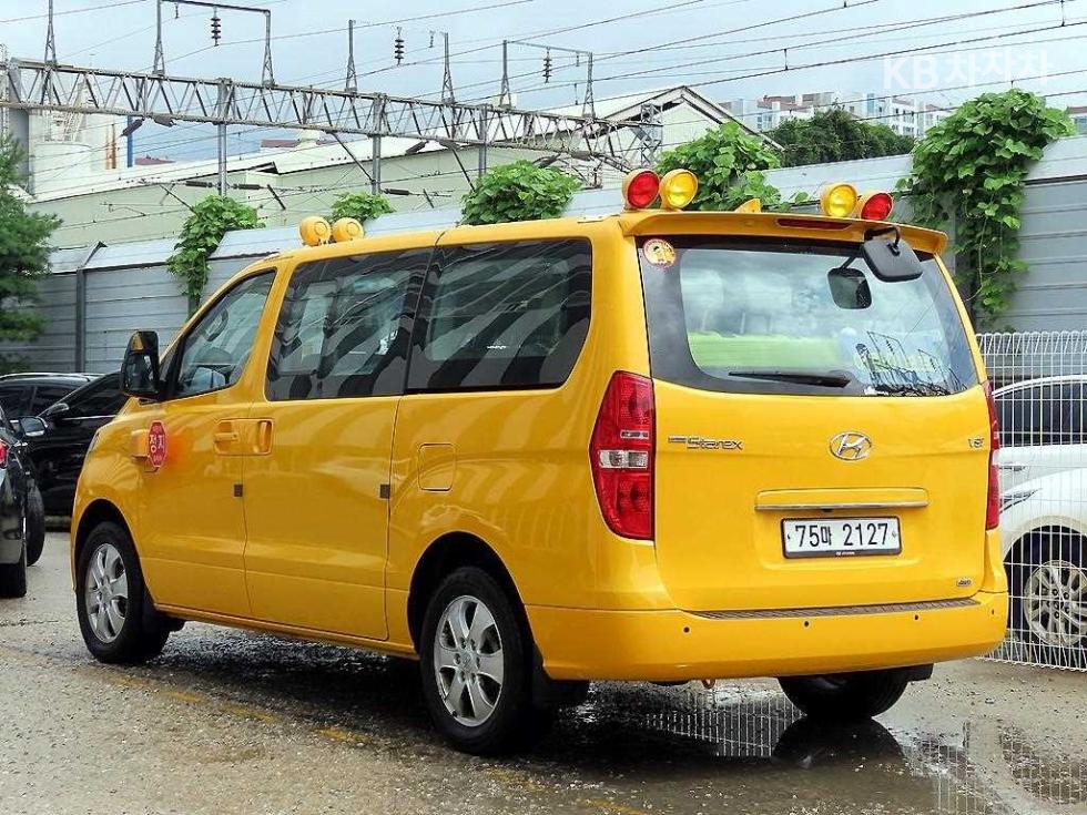 Hyundai Starex — miniaturë 3