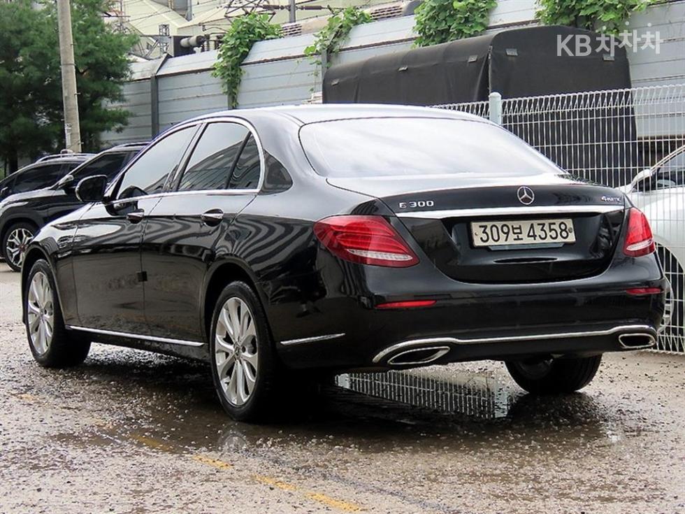 Mercedes-Benz E-klasse — miniaturë 3