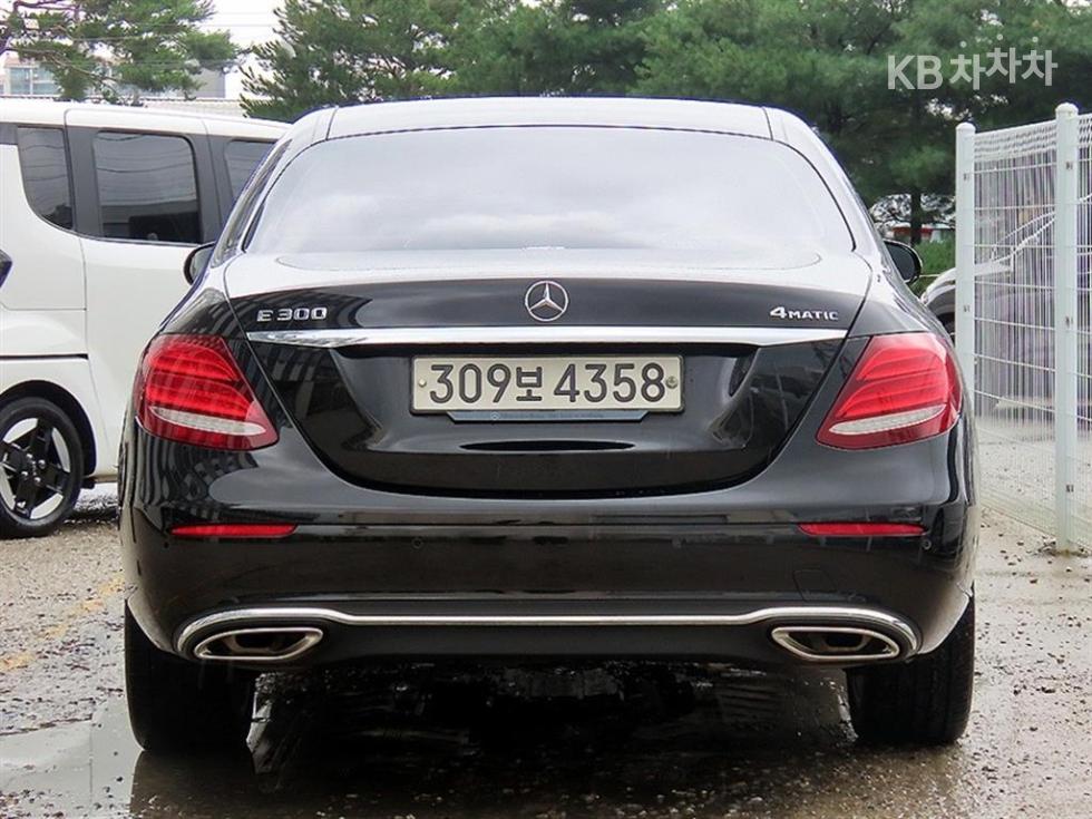Mercedes-Benz E-klasse — miniaturë 4