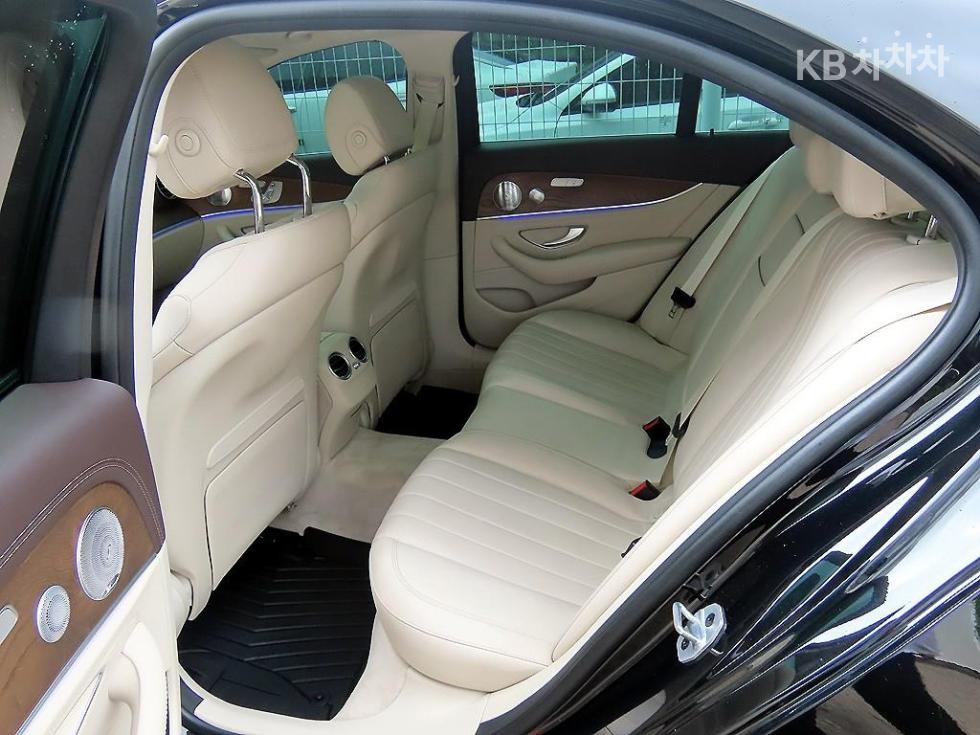 Mercedes-Benz E-klasse — miniaturë 6