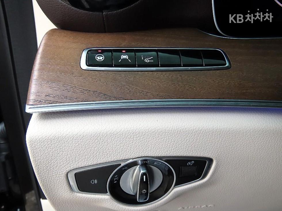 Mercedes-Benz E-klasse — miniaturë 13
