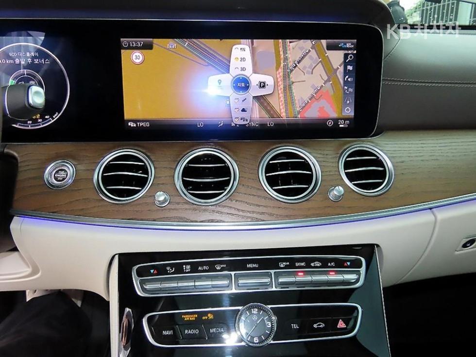 Mercedes-Benz E-klasse — miniaturë 15