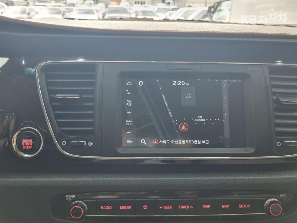 Kia Carnival — miniaturë 12