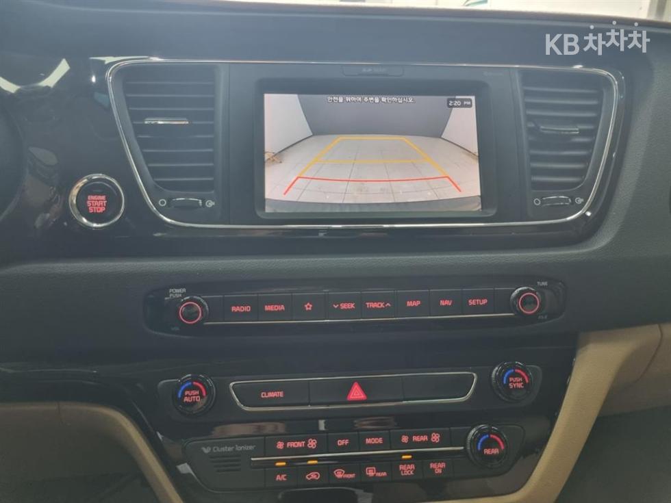 Kia Carnival — miniaturë 13