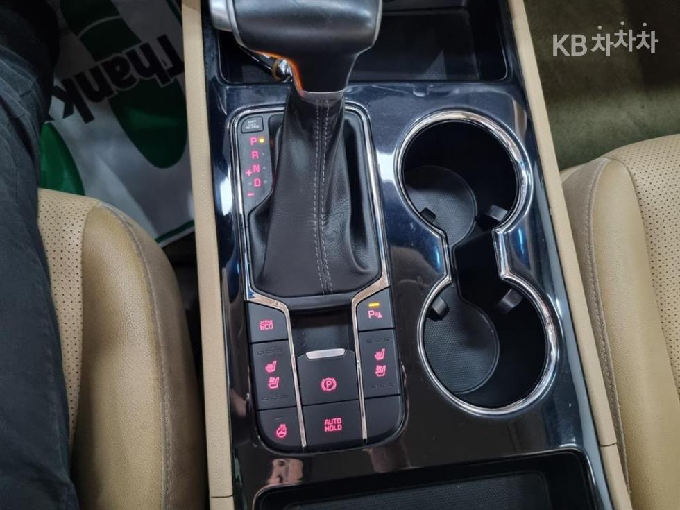 Kia Carnival — miniaturë 14