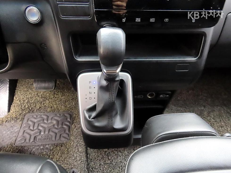 Hyundai Staria — miniaturë 10