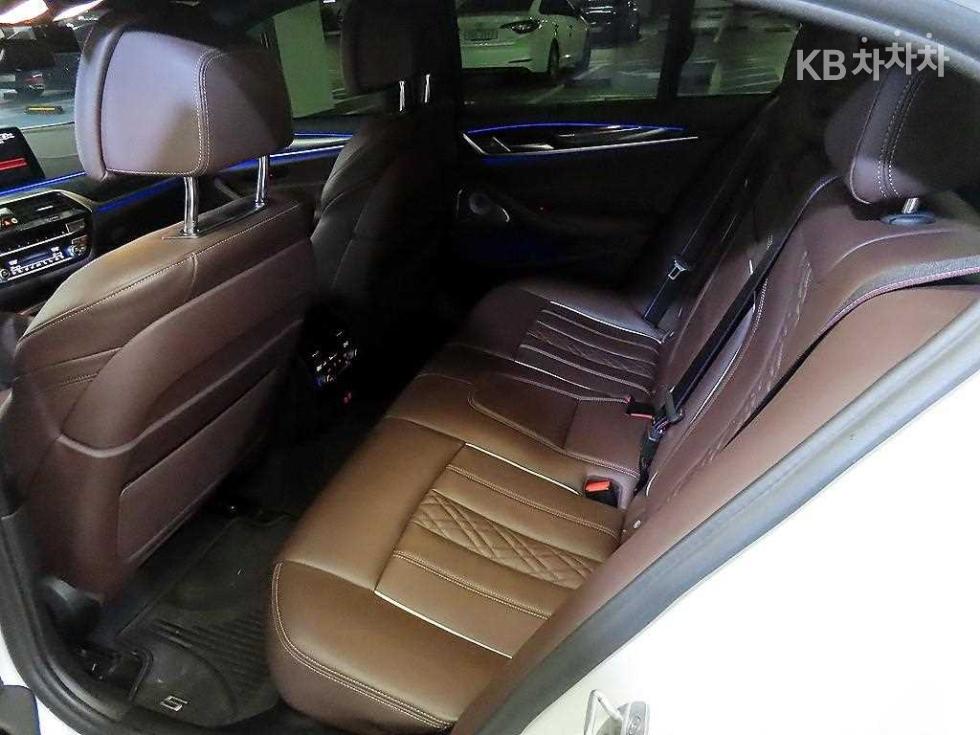 2022 BMW BMW 5 (G30) photo