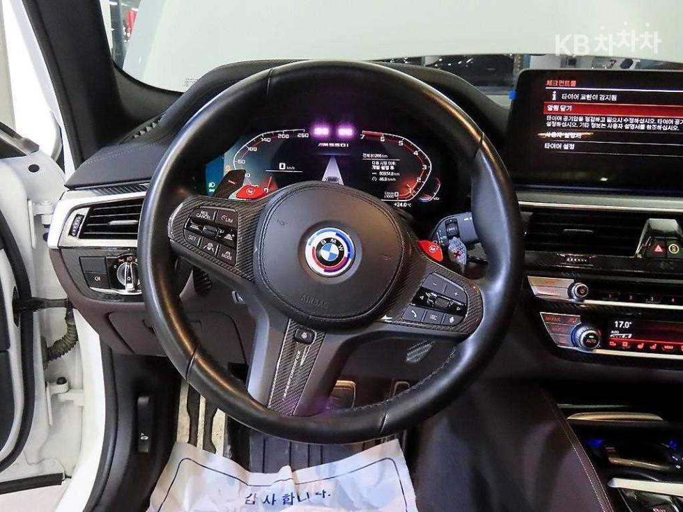 2022 BMW BMW 5 (G30) photo