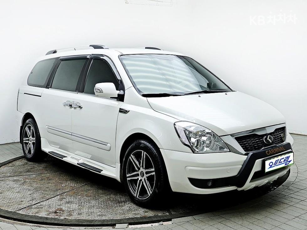Kia Carnival — miniaturë 2