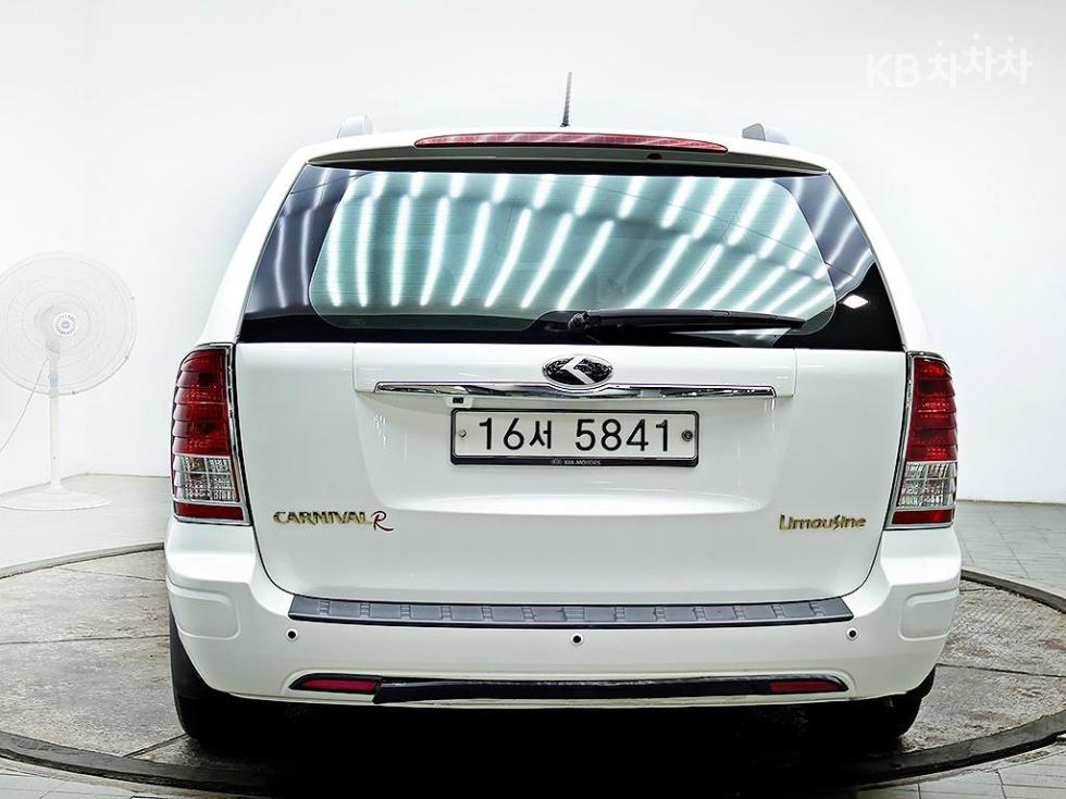 Kia Carnival — miniaturë 3